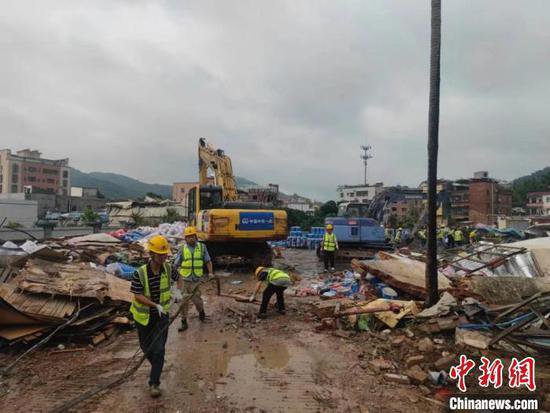 <em>广州</em>龙卷风受灾严重区域垃圾清运工作将持续至30日