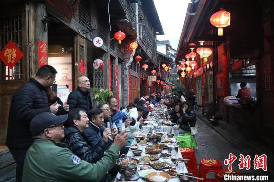 台湾旅行商在渝考察 冀两岸旅游行业加强交流