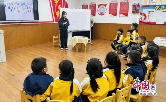 乐山市中区土主幼儿园：同研绘本教学，共话专业提升