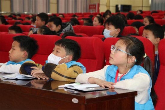 六安市皋城小学小记者课堂举办新学期心理适应性讲座