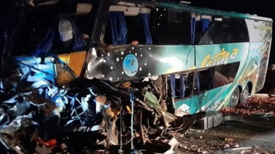 <em>秘鲁</em>发生一起公交车翻车事故 致5人死亡超30人受伤