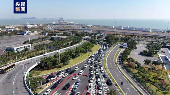 今年第一季度，港珠澳大桥<em>珠海</em>公路口岸客流车流创历史同期新高