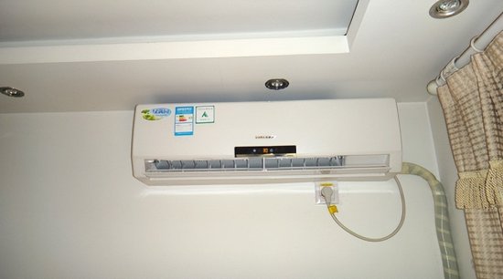 <em>空调室内</em>机漏水怎么办？这3种情况有不同的解决方法，省钱又实用
