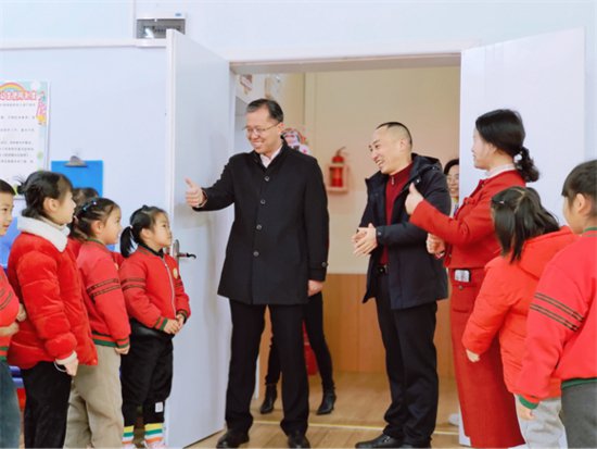 宁都县委常委、宣传部部长调研指导春季开学工作